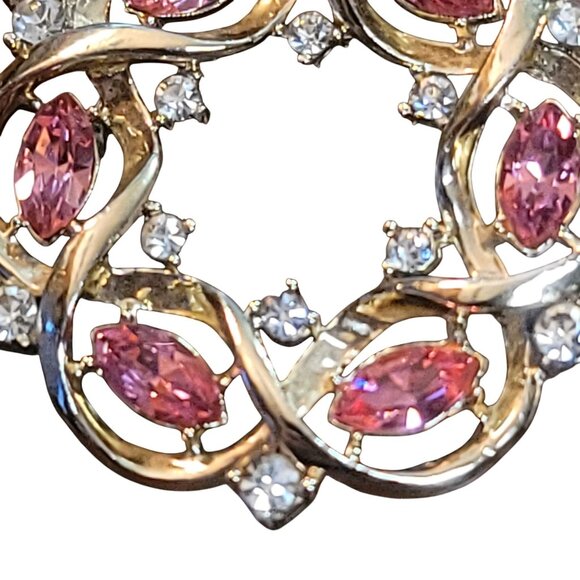 Vintage Gold-Tone Wreath Brooch With Pink & Clear Rhinestones - Picture 5 of 10